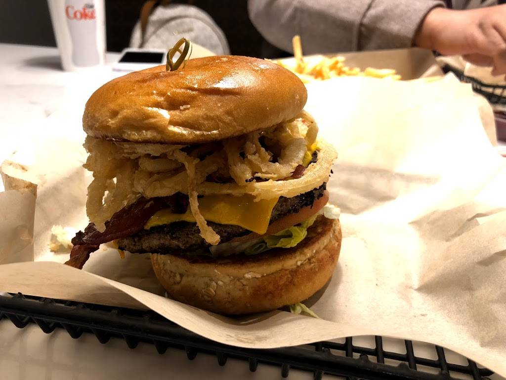 Burger 21 | restaurant | 21305 Windmill Parc Dr #160, Sterling, VA 20166, USA | 5716655768 OR +1 571-665-5768