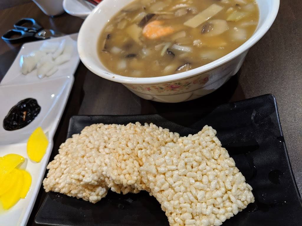 북경반점 Restaurant Beijing | restaurant | 4925 Dundas St W, Etobicoke, ON M9A 1B6, Canada | 6473437838 OR +1 647-343-7838