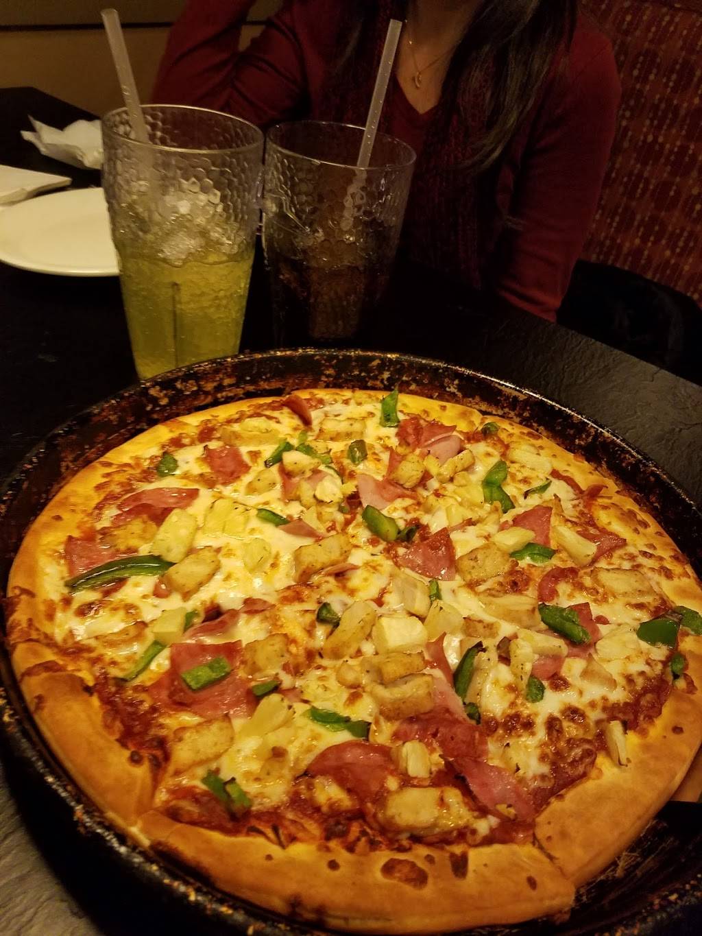 Pizza Hut | restaurant | 14089 Pearl Rd, Strongsville, OH 44136, USA | 4402687989 OR +1 440-268-7989