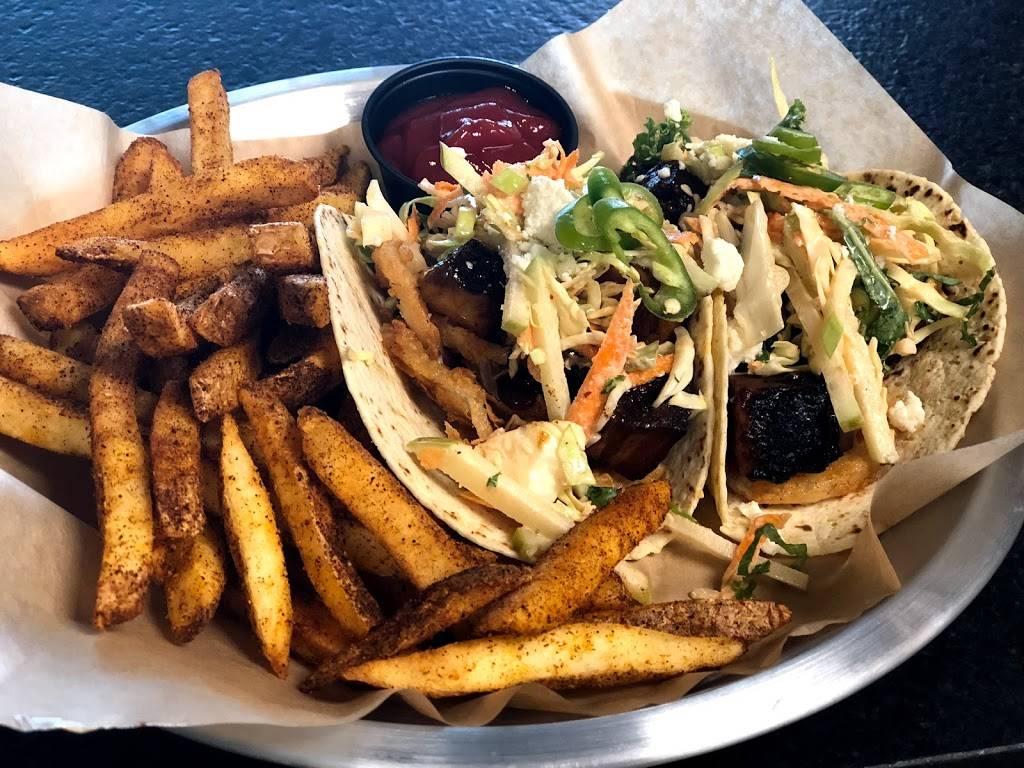 8 Track | restaurant | 2805 Manor Rd, Austin, TX 78722, USA | 5123587870 OR +1 512-358-7870