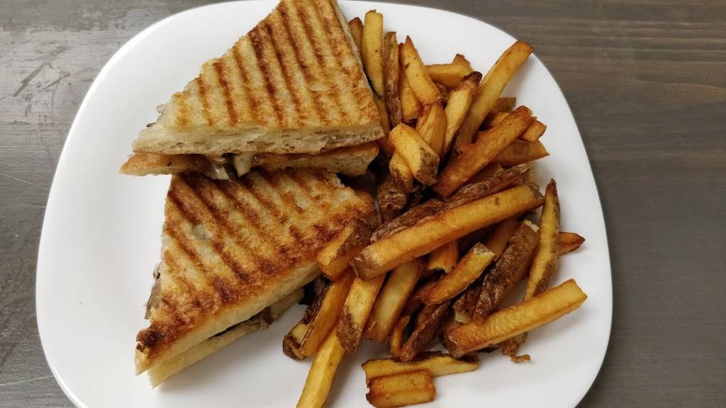 Grow Your Roots Cafe | restaurant | 220 Terence Matthews Crescent, Kanata, ON K2M 0E2, Canada | 6132713777 OR +1 613-271-3777