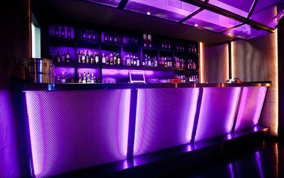 Taboo Lounge And Grill | restaurant | 60 W Hollis St, Nashua, NH 03060, USA | 6035775505 OR +1 603-577-5505