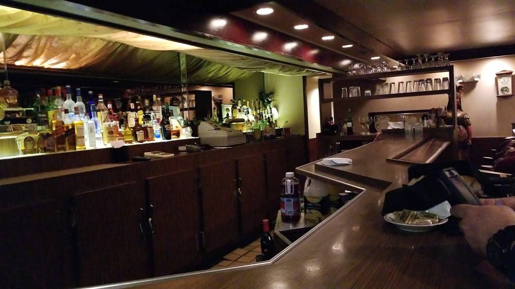 Perdinos of Grosse Ile | restaurant | 8575 Macomb St, Grosse Ile Township, MI 48138, USA | 7346768100 OR +1 734-676-8100