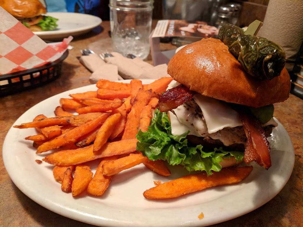 Huckleberrys | restaurant | 1083 E Champlain Dr, Fresno, CA 93720, USA | 5594334840 OR +1 559-433-4840