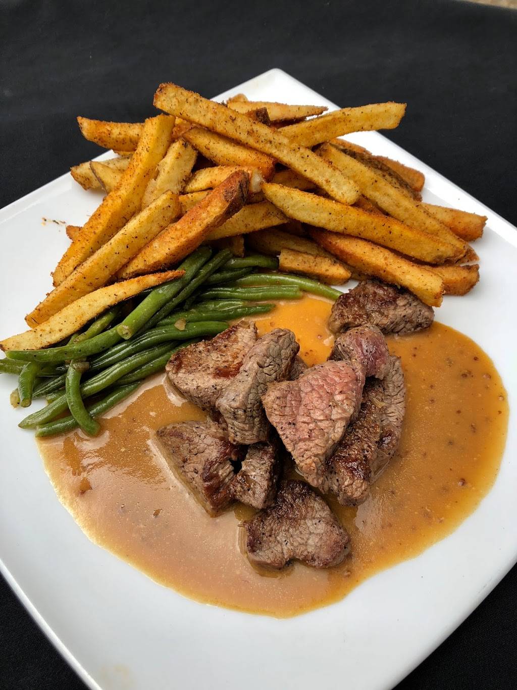 Fire & Ice Restaurant & Bar | restaurant | 2546 N Glenstone Ave, Springfield, MO 65803, USA | 4175227711 OR +1 417-522-7711