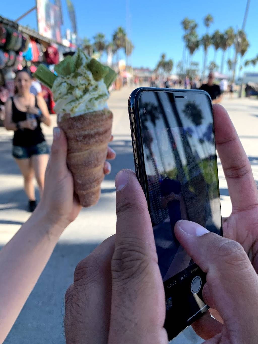 Turn Dough - Chimney Cakes, Donut Ice Cream Cones | bakery | 1425 Ocean Front Walk, Venice, CA 90291, USA | 4243075005 OR +1 424-307-5005