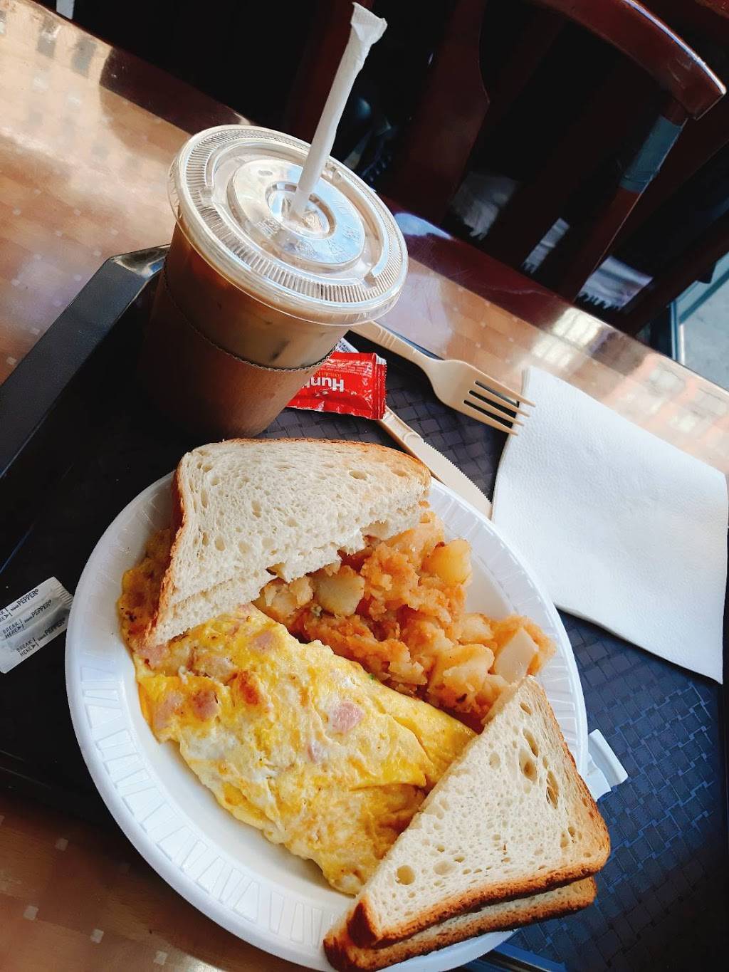 94 Corner Cafe | restaurant | 2518 Broadway, New York, NY 10025, USA | 2122801900 OR +1 212-280-1900