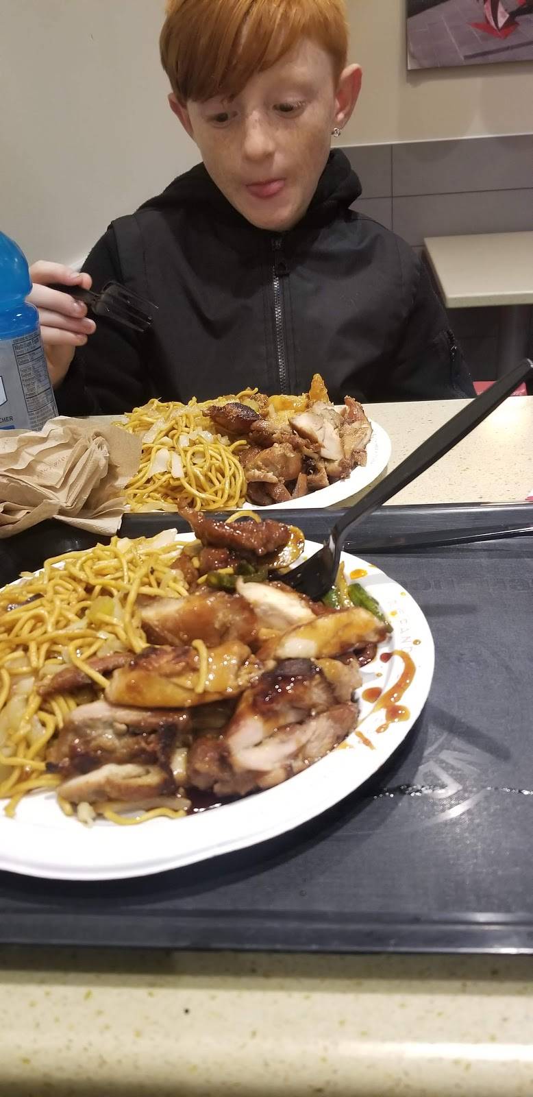 Panda Express | meal takeaway | 627 S Wright St, Champaign, IL 61820, USA | 2173443629 OR +1 217-344-3629