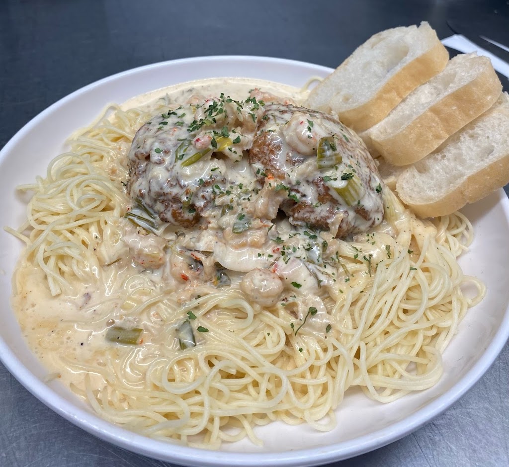 Little Cajun Things | restaurant | 534 S Navy Blvd, Pensacola, FL 32507, USA | 8508762967 OR +1 850-876-2967