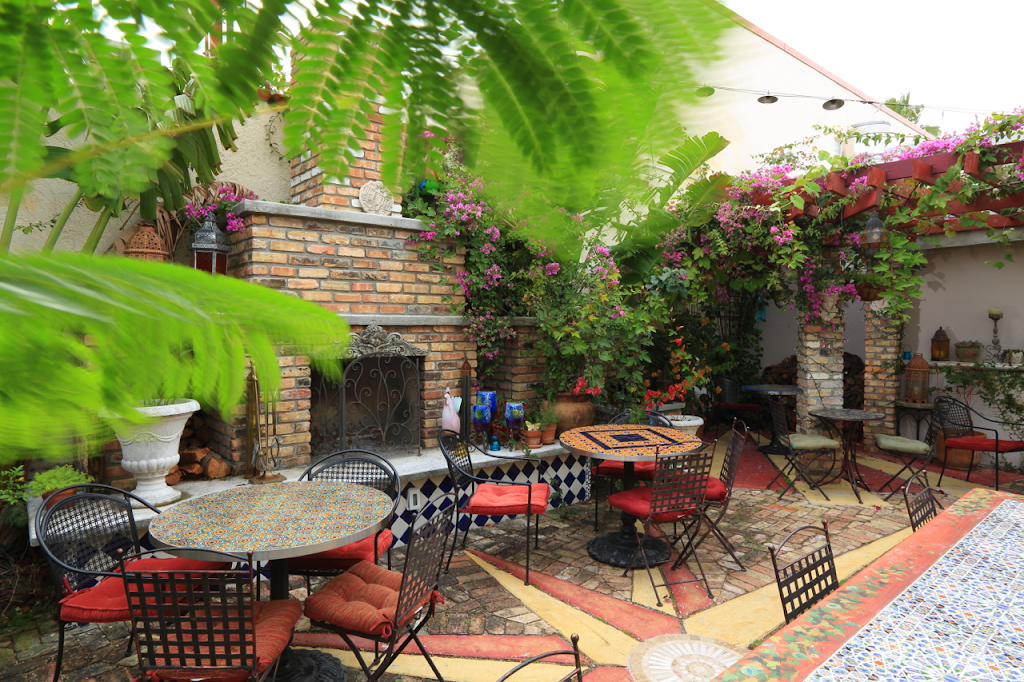 Rouge | restaurant | 908 71st St, Miami Beach, FL 33141, USA | 3057209125 OR +1 305-720-9125