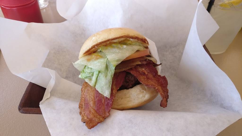 Tylers Burgers | restaurant | 6603, 149 S Indian Canyon Dr, Palm Springs, CA 92262, USA | 7603252990 OR +1 760-325-2990