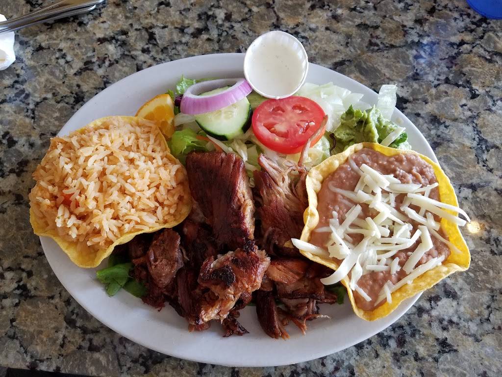 Mariscos Puerto Nuevo | restaurant | 580 Broadway Ave, Seaside, CA 93955, USA | 8315830411 OR +1 831-583-0411