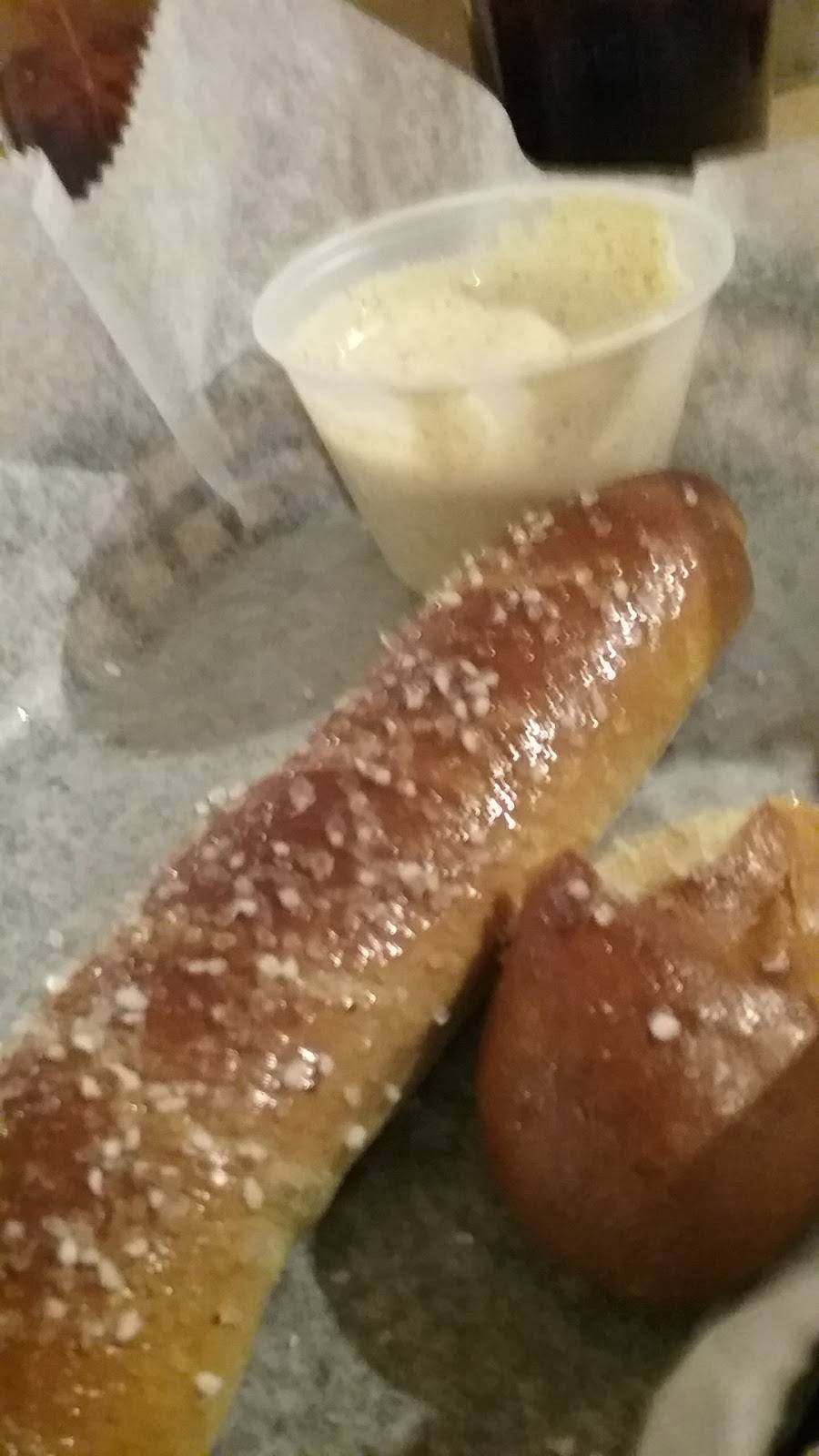 Daveluys Restaurant | restaurant | 150 Echo Lake Rd, Watertown, CT 06795, USA | 8602748829 OR +1 860-274-8829