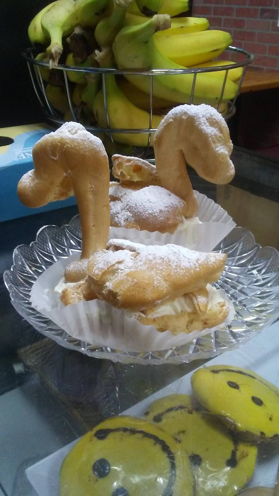 Rego Park Deli and Pastry | bakery | 97-34 63rd Rd, Rego Park, NY 11374, USA | 7189970957 OR +1 718-997-0957