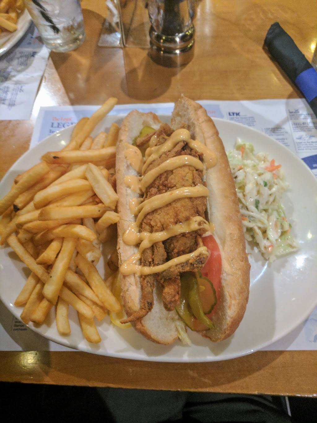 Legal Sea Foods | restaurant | B/C Connector, 8500 Essington Ave, Philadelphia, PA 19153, USA | 2672959300 OR +1 267-295-9300