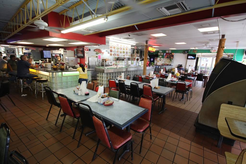 Connies Seafood | restaurant | 340 S 69th St, Houston, TX 77011, USA | 7139214622 OR +1 713-921-4622