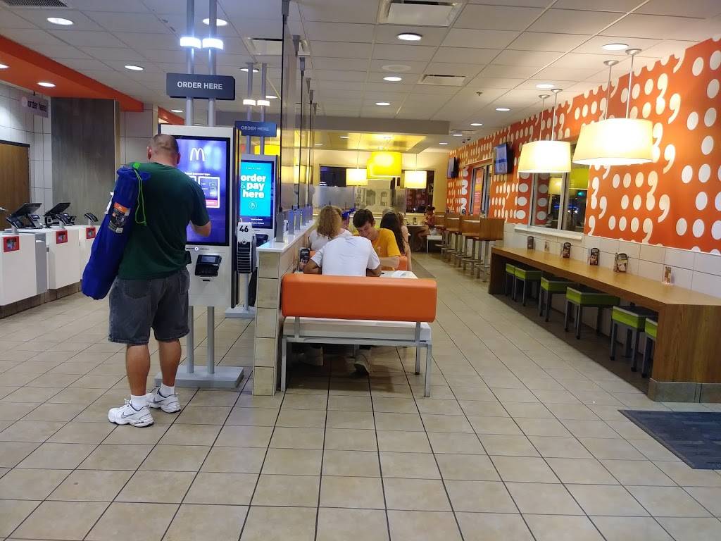 McDonalds | cafe | 1720 W, Cumberland Ave, Knoxville, TN 37916, USA | 8656374148 OR +1 865-637-4148