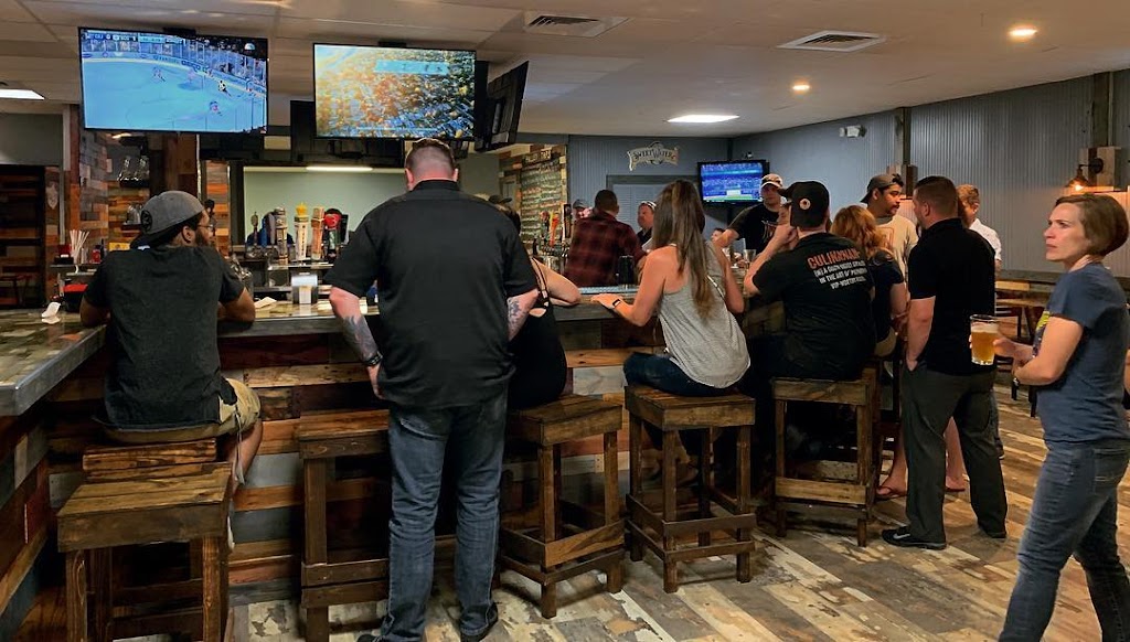 Pallet Bar And Grill | restaurant | 449 Eglin Pkwy NE, Fort Walton Beach, FL 32547, USA | 8508631399 OR +1 850-863-1399