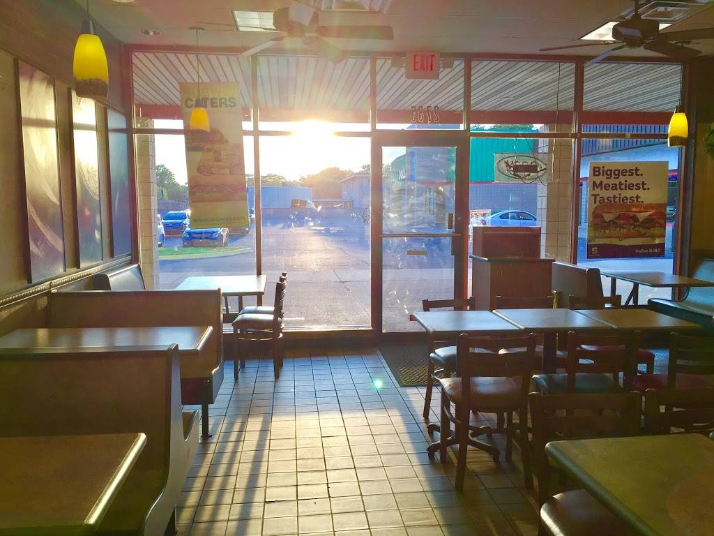 Subway | restaurant | 2735 S Wayne Rd, Westland, MI 48186, USA | 7343260404 OR +1 734-326-0404
