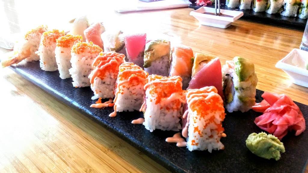 SushiMe | restaurant | 8 Beechwood Av, Vanier, ON K1L 8B4, Canada | 6137414777 OR +1 613-741-4777