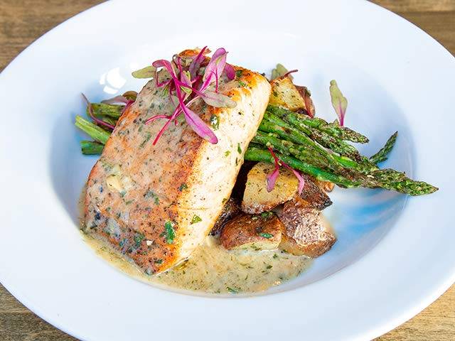 CAVU Brewery and Restaurant | restaurant | 7536 Fay Ave, La Jolla, CA 92037, USA | 6192024152 OR +1 619-202-4152