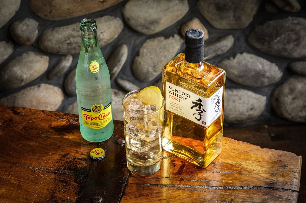 Twin Peaks | restaurant | 6401 N Andrews Ave, Fort Lauderdale, FL 33309, USA | 8888888888 OR +1 888-888-8888