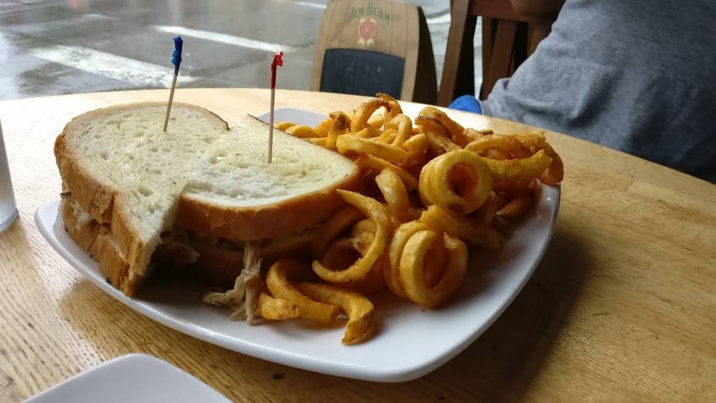 Marios East Side Saloon | restaurant | 5442 Walnut St, Pittsburgh, PA 15232, USA | 4126813713 OR +1 412-681-3713