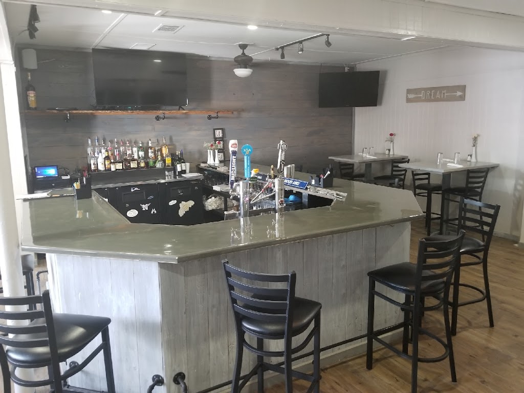 Basil & Baxters Kitchen and Cocktails | restaurant | 714 Howell Rd, Niceville, FL 32578, USA | 8506782604 OR +1 850-678-2604