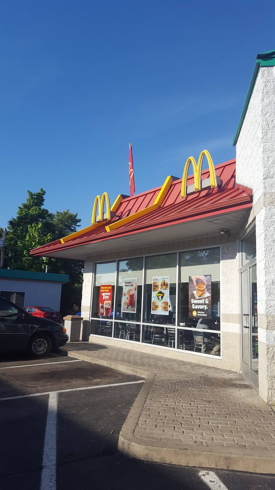 McDonalds | cafe | 2450 Needmore Rd, Dayton, OH 45414, USA | 9372789923 OR +1 937-278-9923