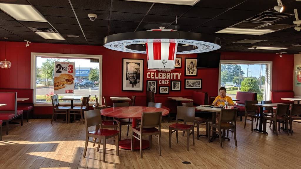 KFC | restaurant | 2450 N Hwy 67, Florissant, MO 63033, USA | 3148379935 OR +1 314-837-9935