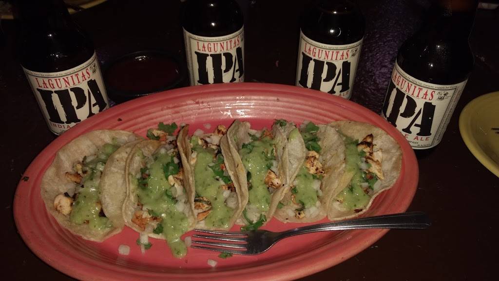 Dos Gringos Alma | restaurant | 1361 N Alma School Rd, Chandler, AZ 85224, USA | 4808553303 OR +1 480-855-3303