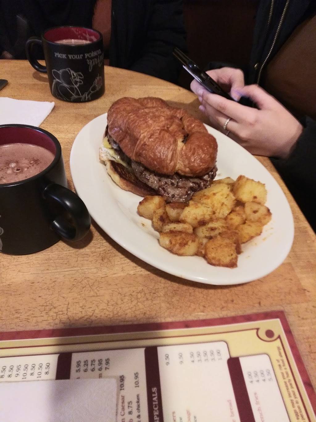 Ilis Cafe | restaurant | 435 Newbury St, Danvers, MA 01923, USA | 9783041374 OR +1 978-304-1374