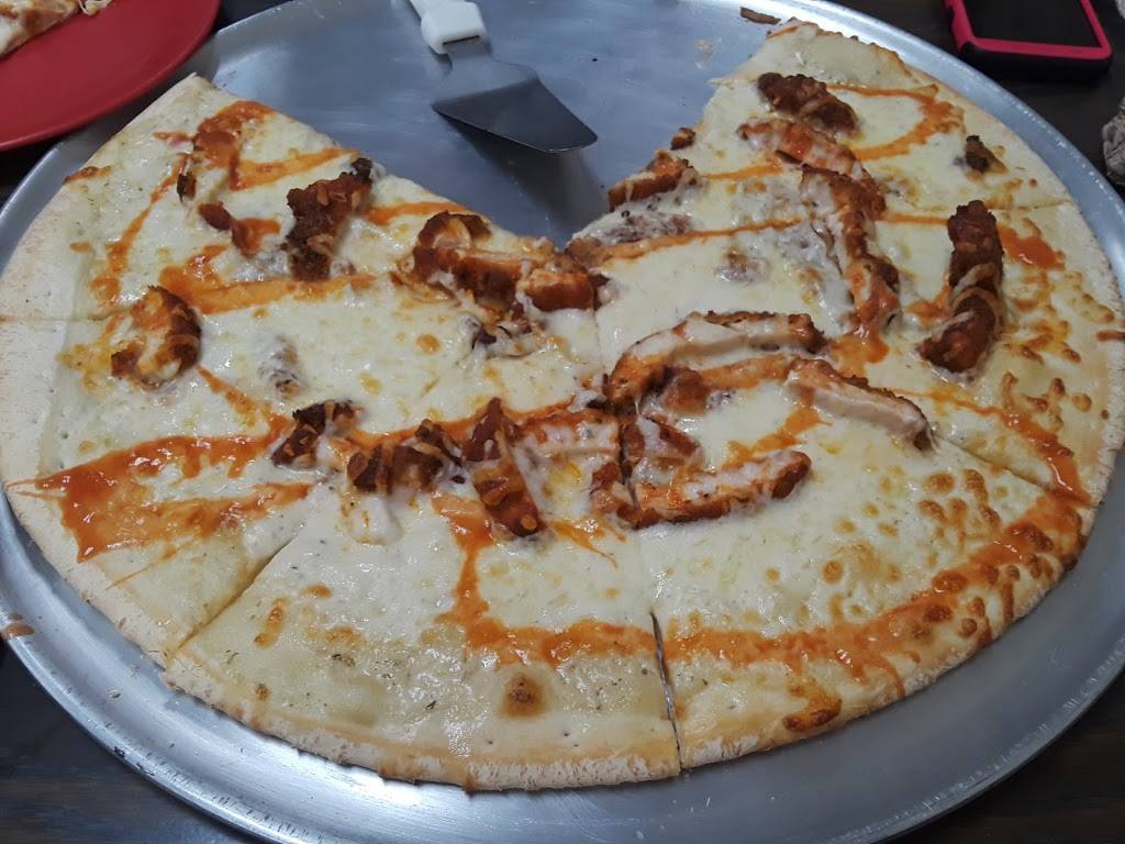 Luigis Pizza & Italian Restaurant | restaurant | 3138 N Woodland Blvd, DeLand, FL 32720, USA | 3867360145 OR +1 386-736-0145