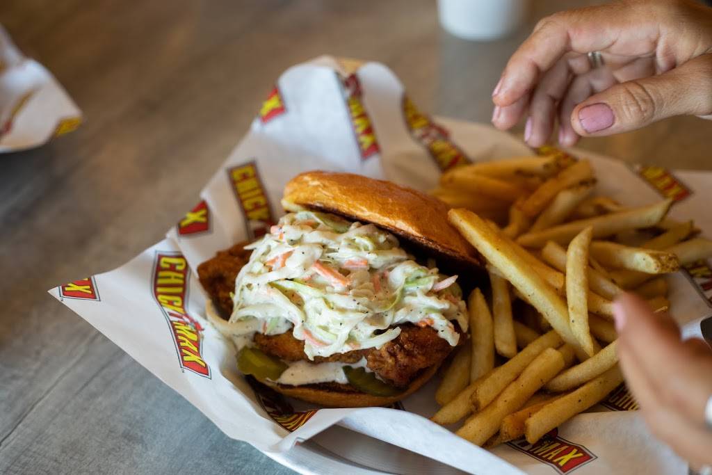 Chick N Max | restaurant | 352 S West St, Wichita, KS 67213, USA | 3168311286 OR +1 316-831-1286