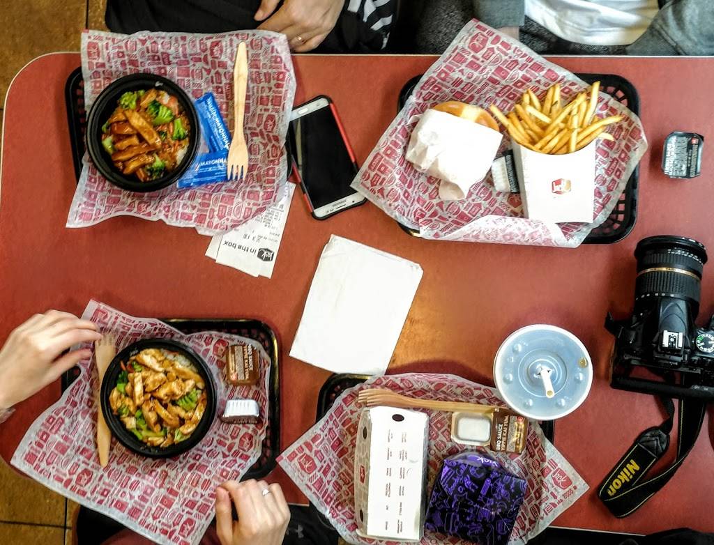 Jack in the Box | restaurant | 23017 Pacific Coast Hwy, Malibu, CA 90265, USA | 3104568943 OR +1 310-456-8943