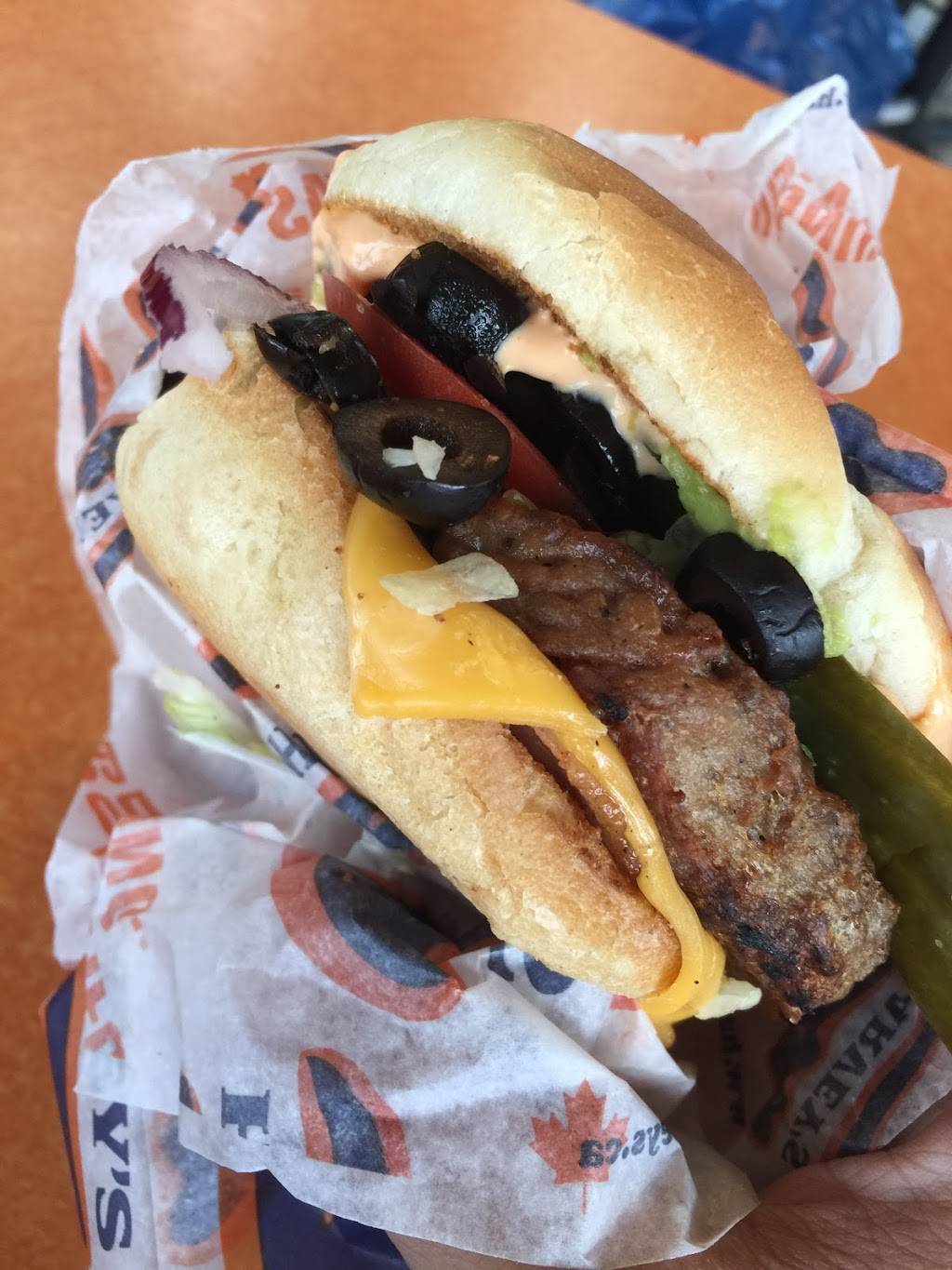 Harveys | restaurant | 7475 Boulevard Décarie, Montréal, QC H4P 2G9, Canada | 5147383588 OR +1 514-738-3588