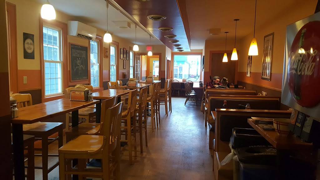 Harvest Moon Deli | meal takeaway | 18 Mill St, Orono, ME 04473, USA | 2078663354 OR +1 207-866-3354