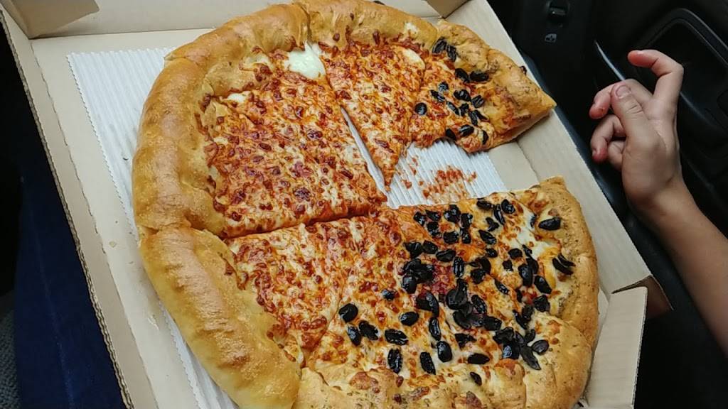 Pizza Hut | meal takeaway | 14433 Country Walk Dr, Miami, FL 33186, USA | 3052552100 OR +1 305-255-2100