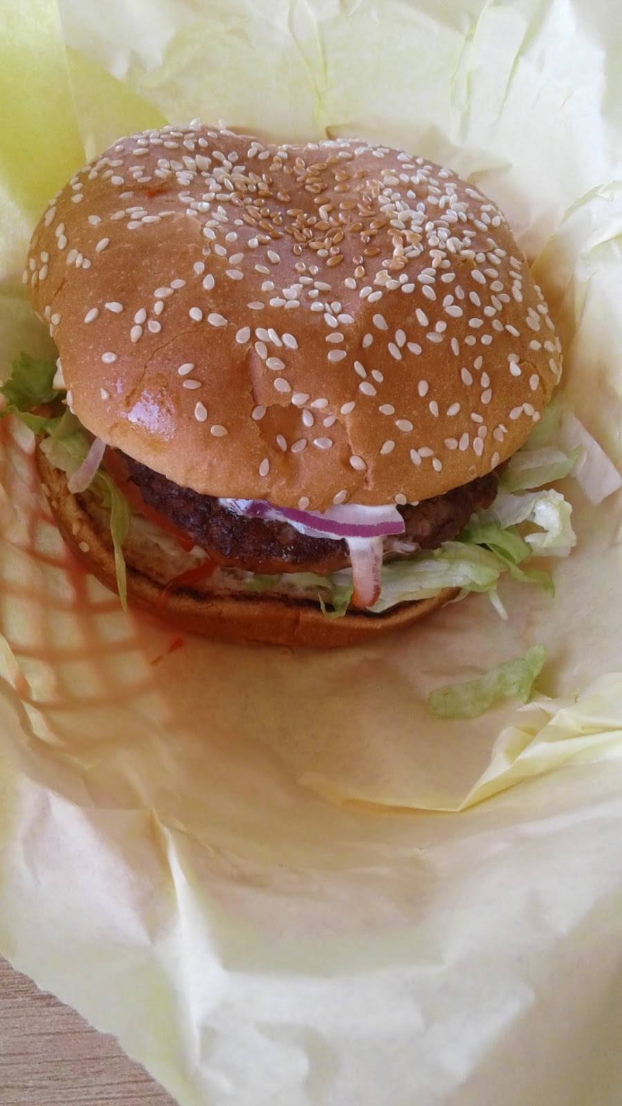 Moms Old Fashion Burgers | restaurant | 1311 W Clinton Ave, Fresno, CA 93705, USA | 5592663245 OR +1 559-266-3245