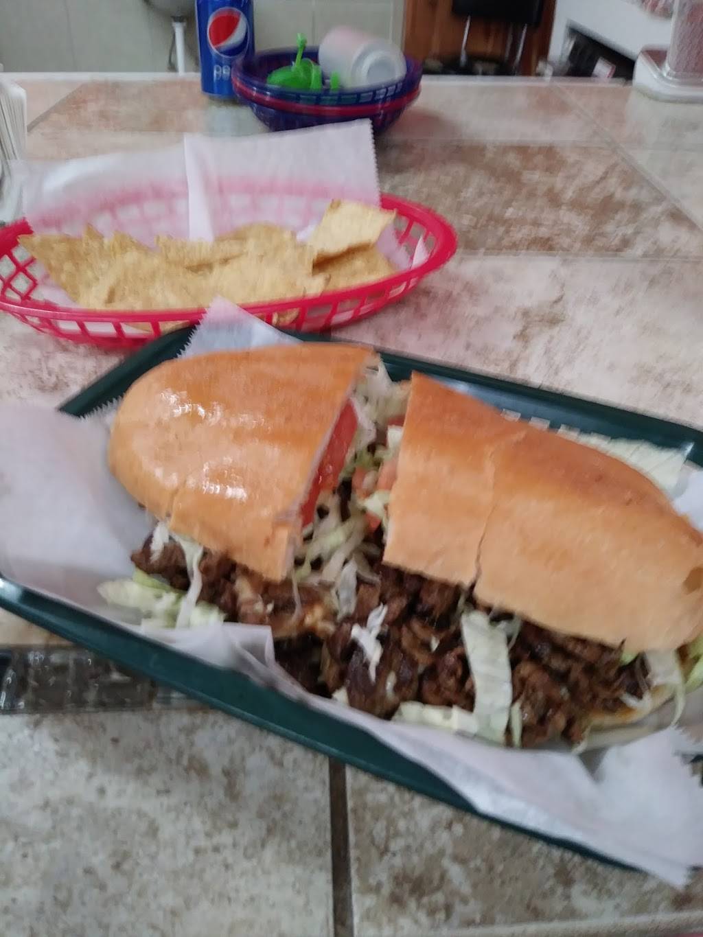 La Esquinita De Oro restaurant | restaurant | 4225 Charles St, Rockford, IL 61108, USA | 8159773271 OR +1 815-977-3271