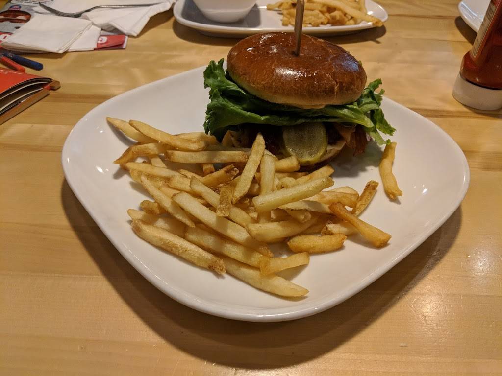 Boston Pizza | restaurant | 821 Rye St, Peterborough, ON K9J 6W9, Canada | 7057402775 OR +1 705-740-2775