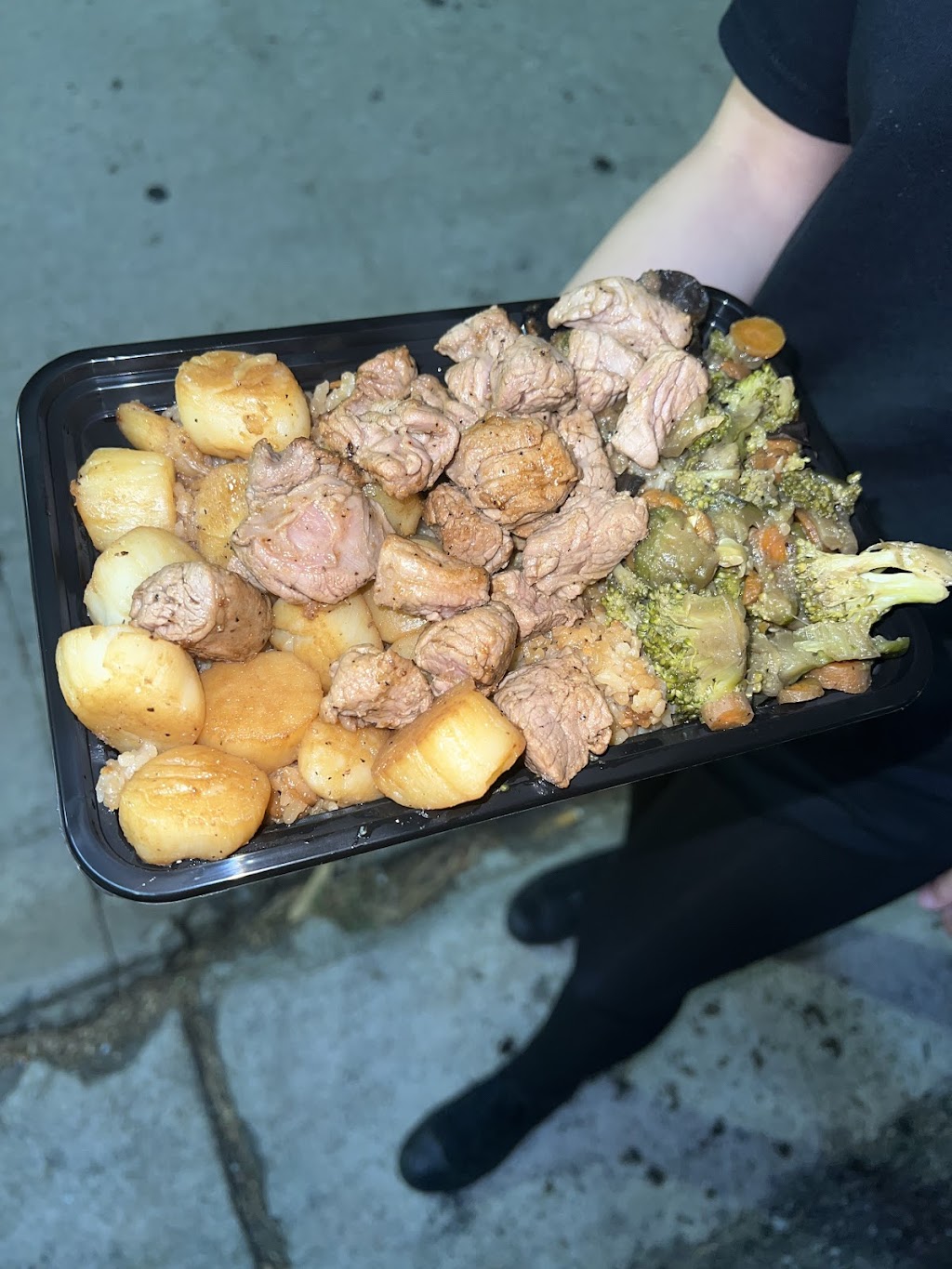 Mikachi Hibachi | restaurant | 21101 Ventura Blvd, Woodland Hills, CA 91364, USA | 7473189470 OR +1 747-318-9470