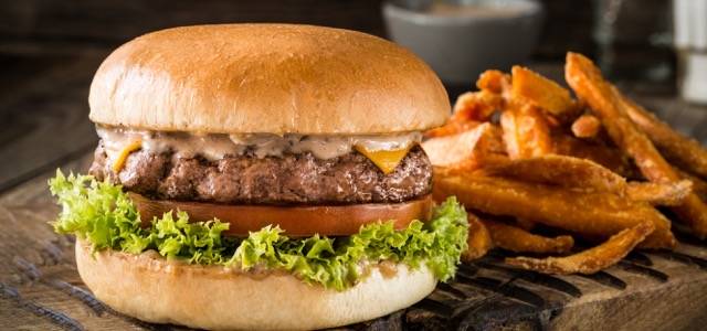 Burger Hood London | restaurant | 416 Hamilton Rd, London, ON N5Z 1R8, Canada | 5196013610 OR +1 519-601-3610