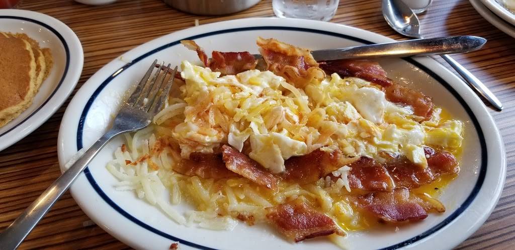 IHOP | restaurant | 551 NW, US-24, Topeka, KS 66608, USA | 7853549049 OR +1 785-354-9049