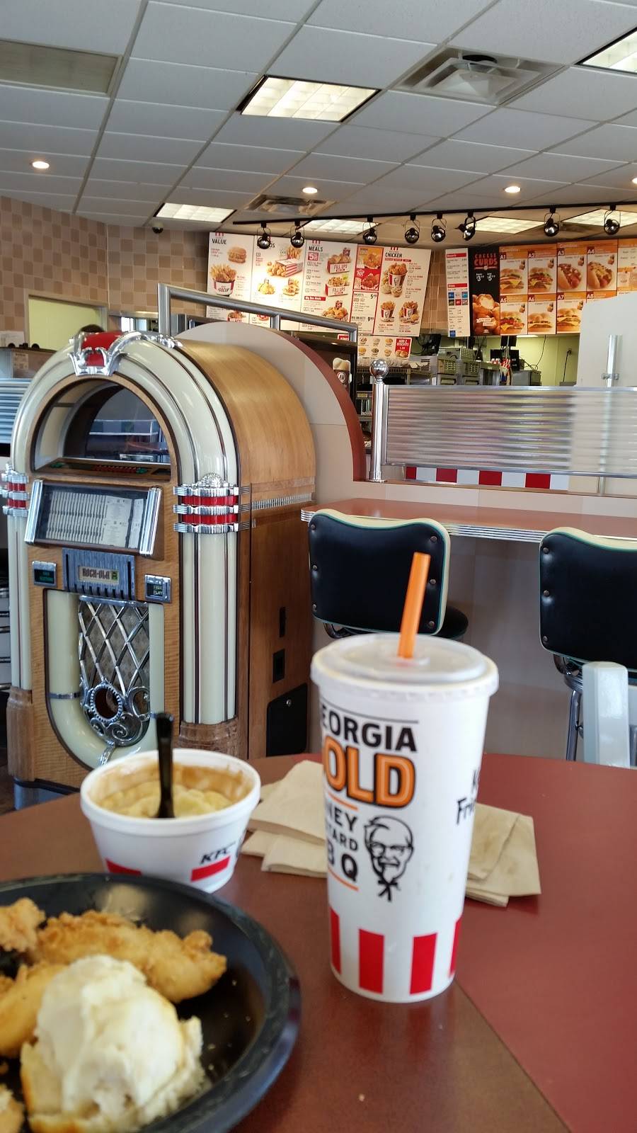 A&W Restaurant | restaurant | 1113 S Main St, Bryan, OH 43506, USA | 4196364015 OR +1 419-636-4015