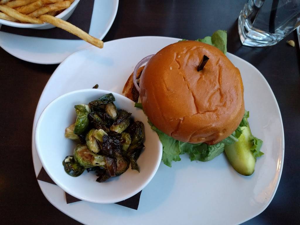 110 Grill - Nashua | restaurant | 27 Trafalgar Square, Nashua, NH 03063, USA | 6039437443 OR +1 603-943-7443