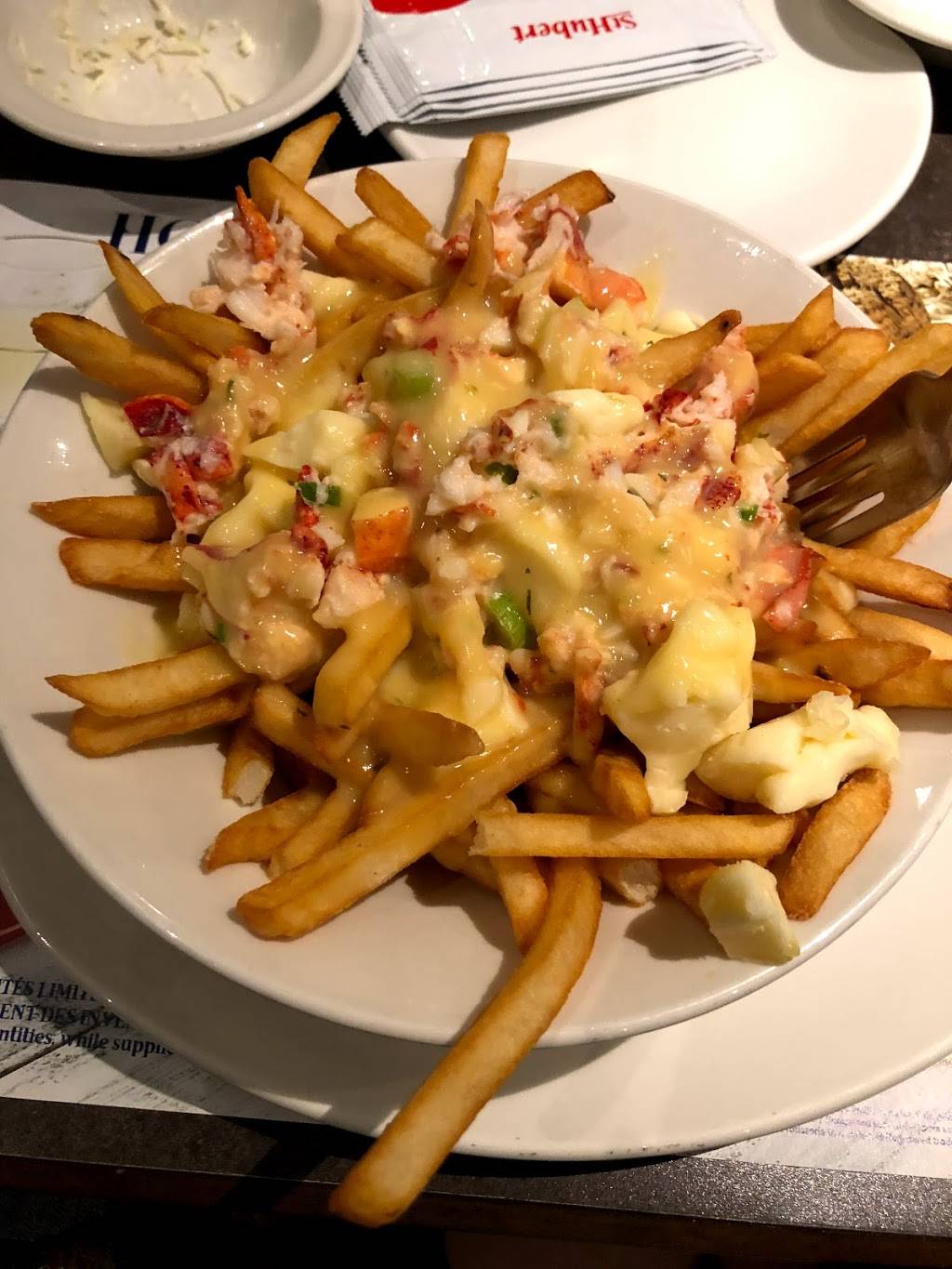 Rôtisserie St-Hubert | restaurant | 290 Boulevard DAnjou, Châteauguay, QC J6K 1C6, Canada | 4506992300 OR +1 450-699-2300