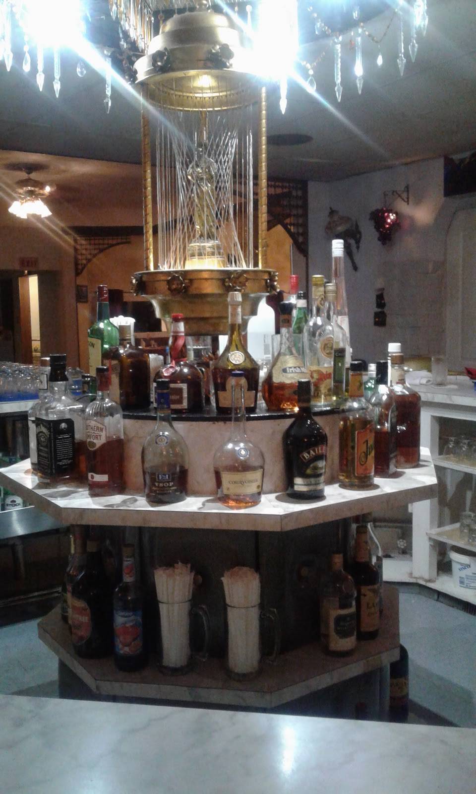 Valentinos Restaurant | restaurant | 119 Riverview Dr, Amsterdam, NY 12010, USA | 5188430592 OR +1 518-843-0592