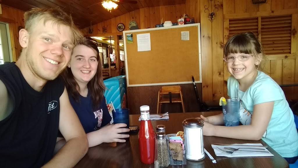 J Rs Eatery | restaurant | 4601 US-7, Pittsford, VT 05763, USA | 8024832348 OR +1 802-483-2348