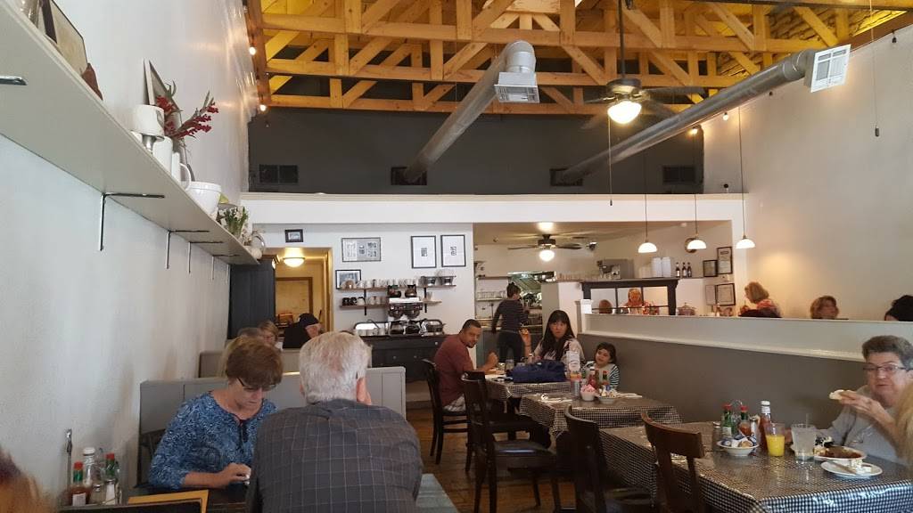 The Farmhouse | restaurant | 228 N Gilbert Rd, Gilbert, AZ 85234, USA | 4809260676 OR +1 480-926-0676